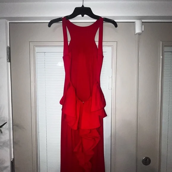 Elegant Red Evening Gown - Picture 7 of 9